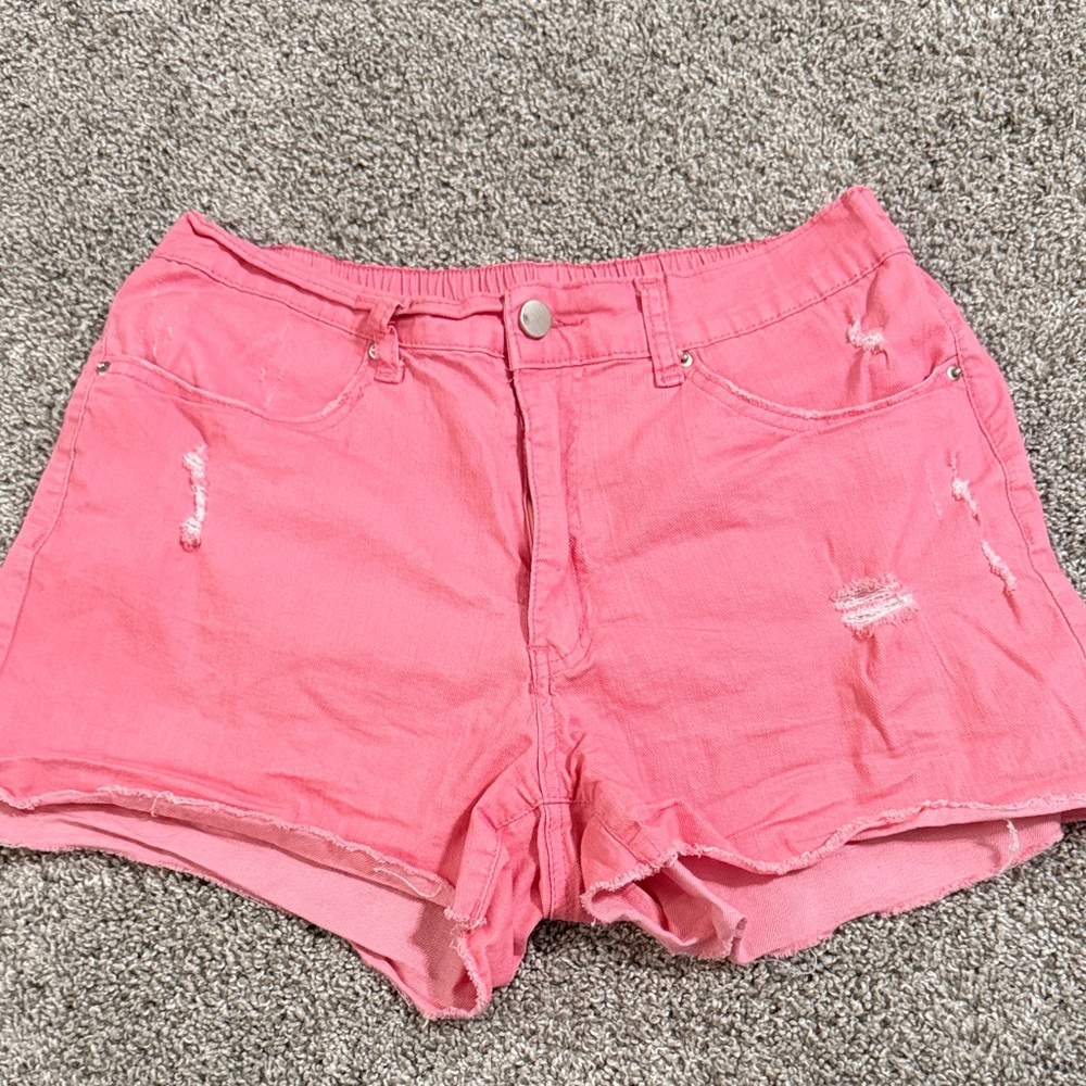 Easel shorts